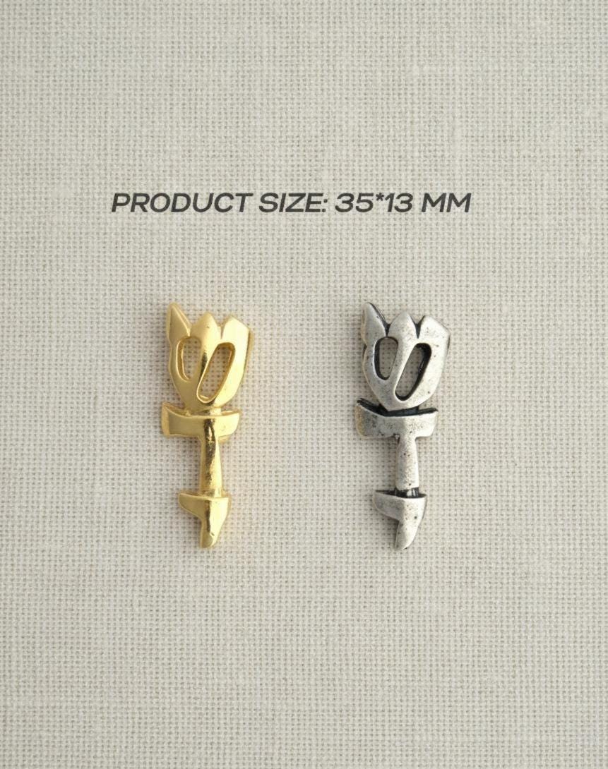 Metal Shin letters, close-up